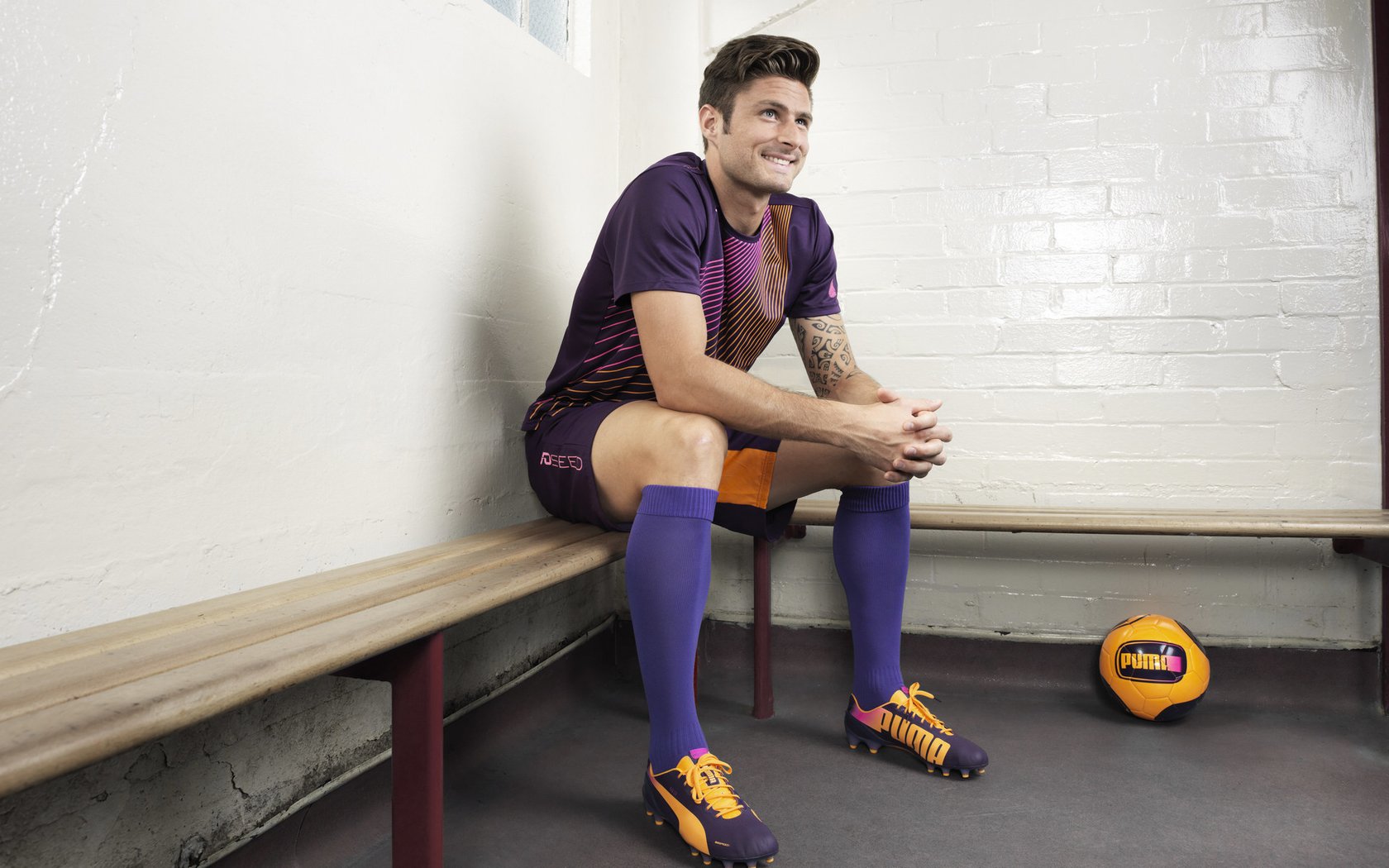 拉恩：他让全黑队的外线进攻充满了极速与爆发，防线根本无法阻挡